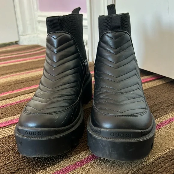 GUCCI Black Matelassé Chelsea Boots - Picture 10 of 12
